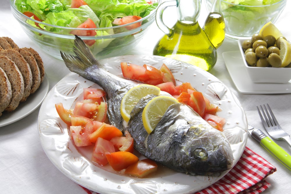 mediterranean-diet-vs-paleo-which-eating-pattern-should-you-follow-and