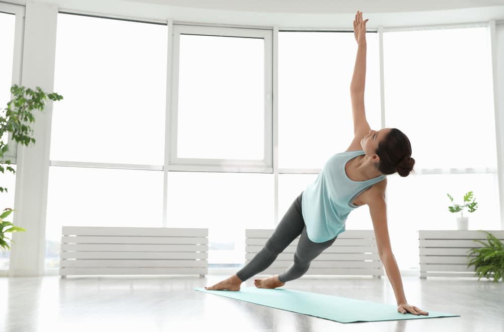 Side Plank Hip Lifts To Activate Your Obliques And Boost Your Core Strength