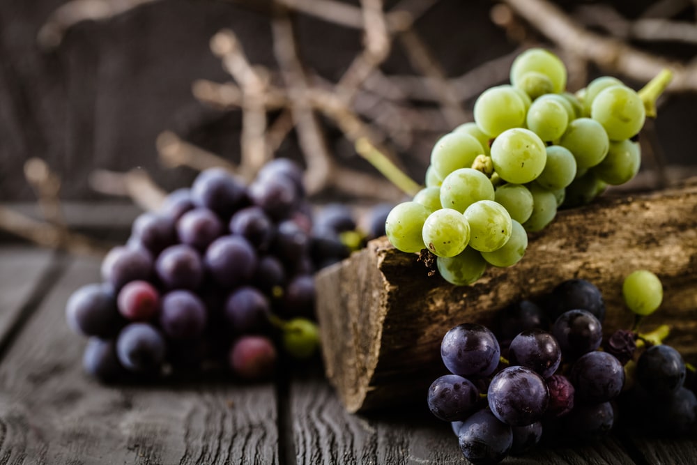 green grapes calories