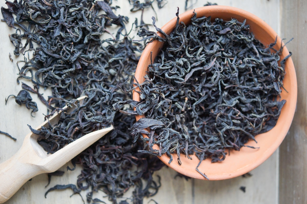 benefits of black tea vs green tea