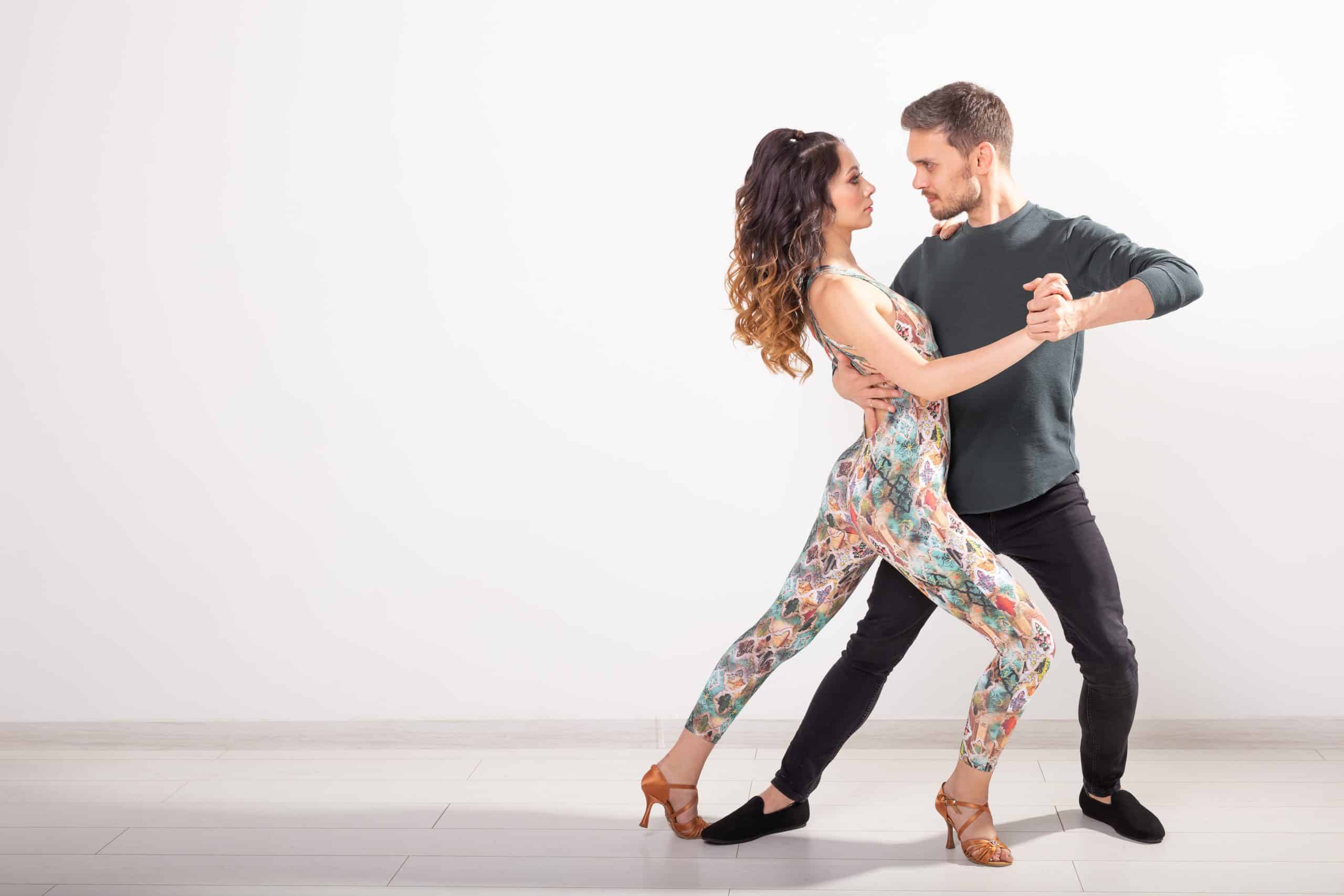 bachata-dance-workout-for-beginners-lose-weight-get-fit-and-have