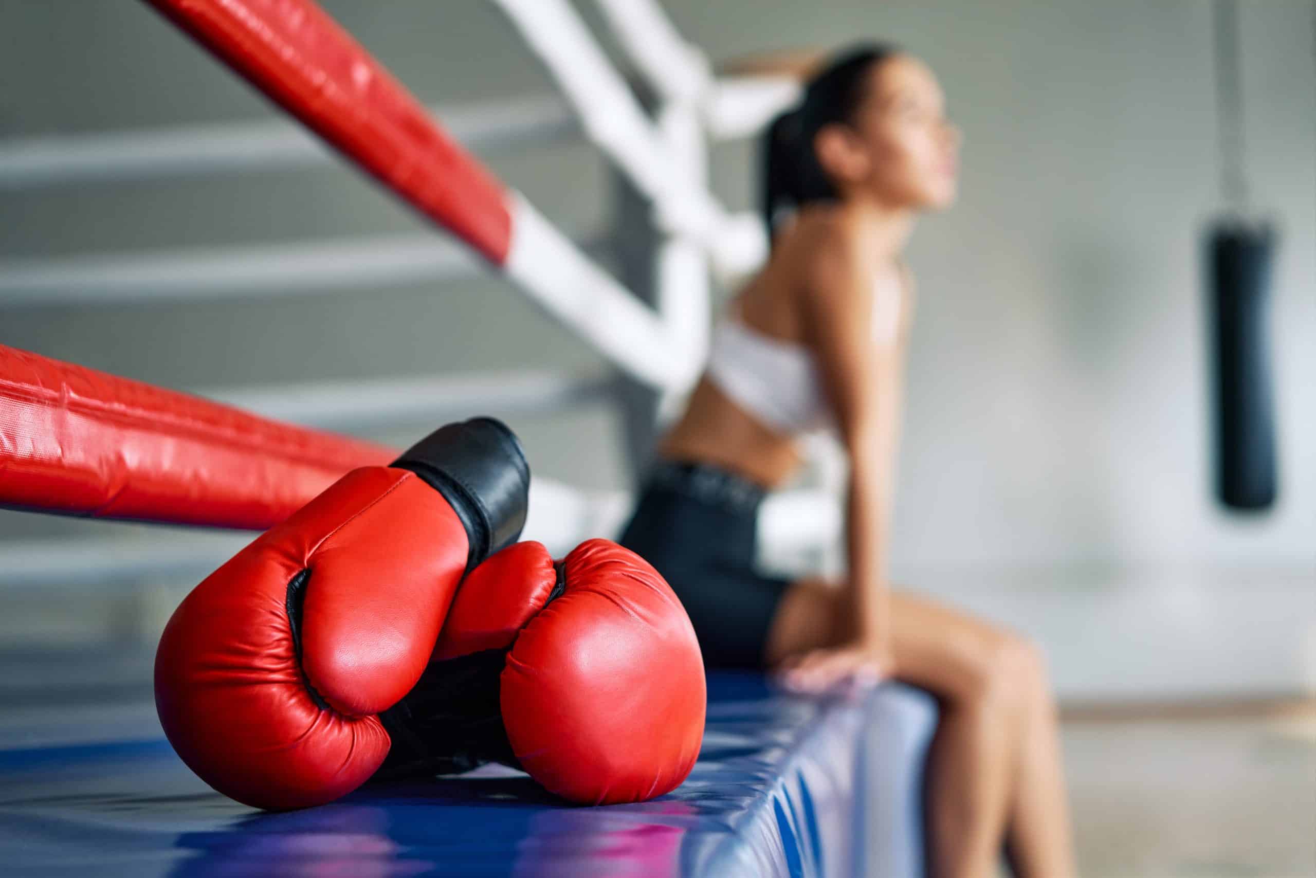 How to shadow box like a pro. Easy boxing workout for beginner to